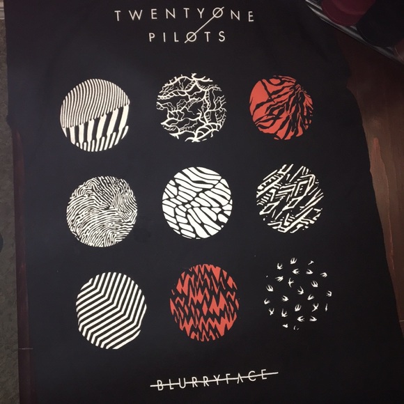 🎉HP🎉Unisex Twenty One Pilots Band Tee - Picture 3 of 4